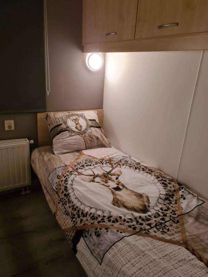Relax Huisje Is Een Luxe Huisje Met Een Vaatwasser En Zeer Snel Wifi 5G En Is Voorzien Van Een Nieuwe Badkamer En Keuken Met Een Omheinde Tuin Met Een Eigen Parkeerplaats Putten Exterior foto