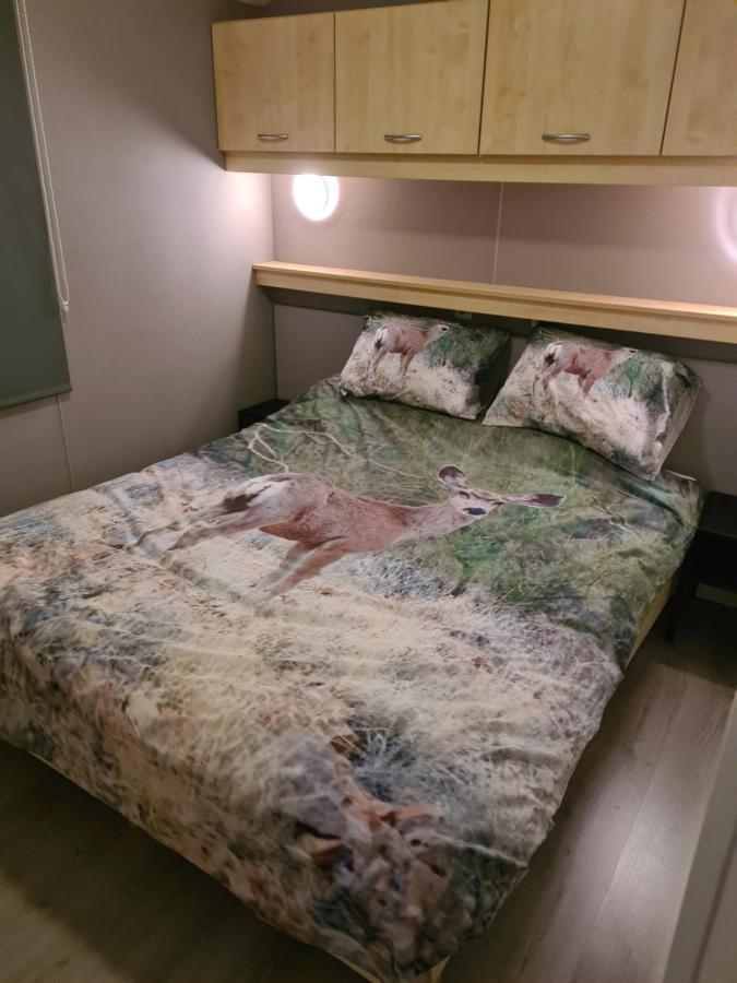 Relax Huisje Is Een Luxe Huisje Met Een Vaatwasser En Zeer Snel Wifi 5G En Is Voorzien Van Een Nieuwe Badkamer En Keuken Met Een Omheinde Tuin Met Een Eigen Parkeerplaats Putten Exterior foto