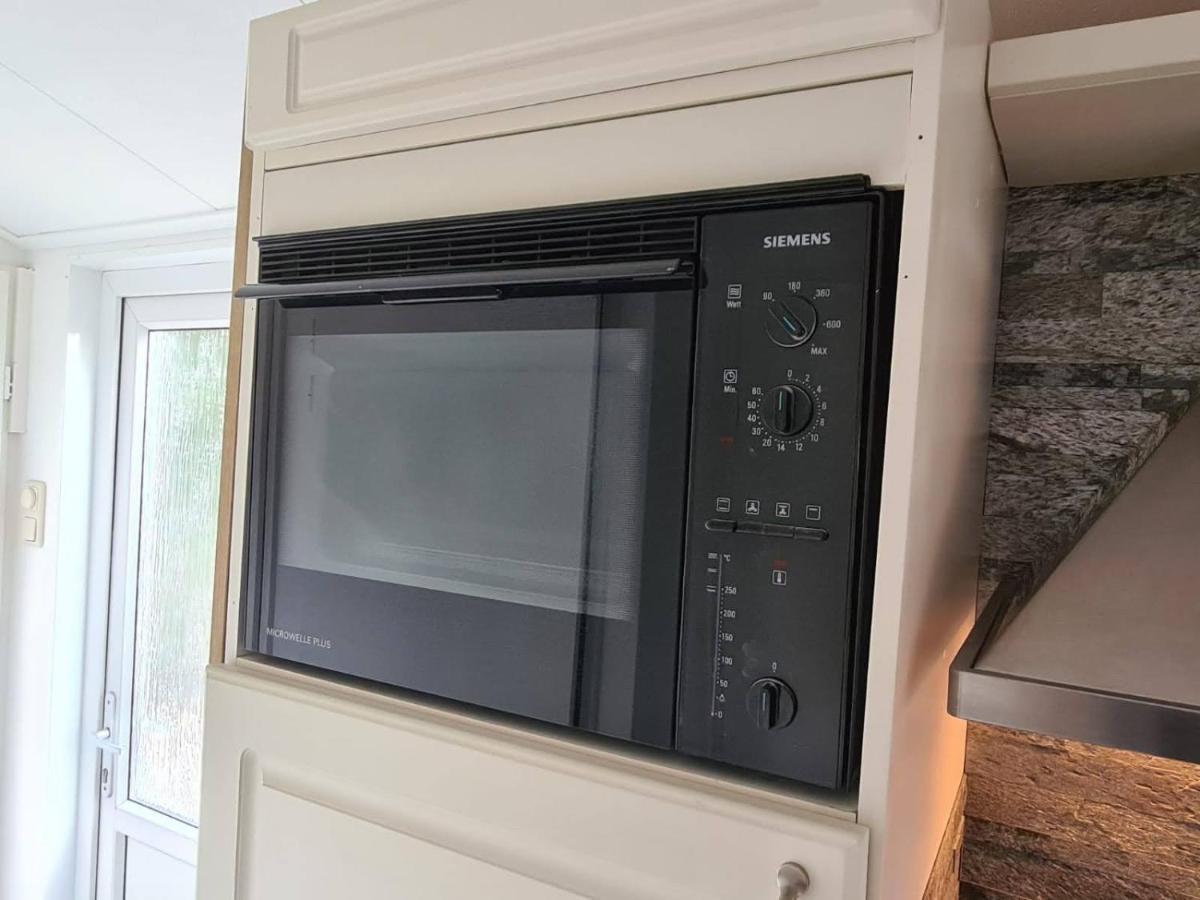Relax Huisje Is Een Luxe Huisje Met Een Vaatwasser En Zeer Snel Wifi 5G En Is Voorzien Van Een Nieuwe Badkamer En Keuken Met Een Omheinde Tuin Met Een Eigen Parkeerplaats Putten Exterior foto