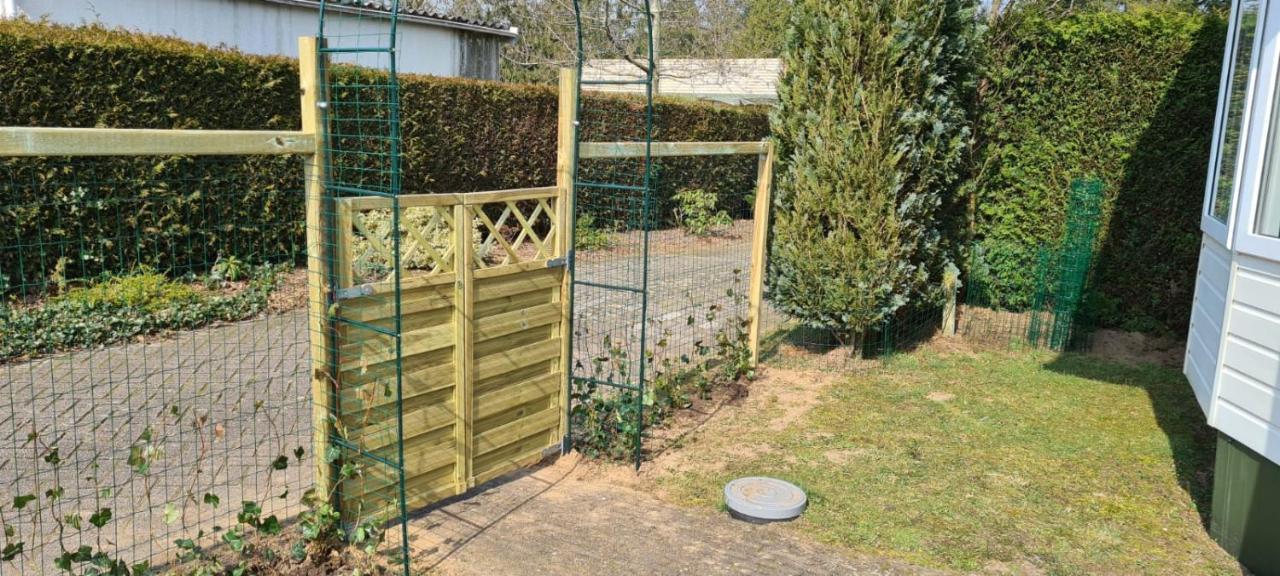 Relax Huisje Is Een Luxe Huisje Met Een Vaatwasser En Zeer Snel Wifi 5G En Is Voorzien Van Een Nieuwe Badkamer En Keuken Met Een Omheinde Tuin Met Een Eigen Parkeerplaats Putten Exterior foto