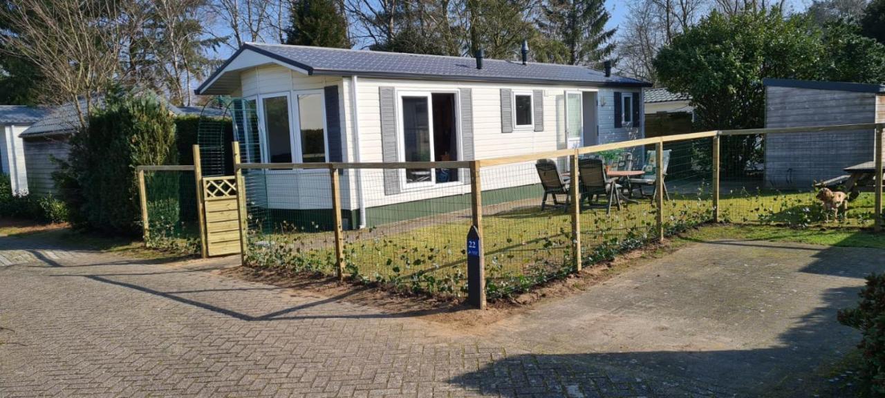 Relax Huisje Is Een Luxe Huisje Met Een Vaatwasser En Zeer Snel Wifi 5G En Is Voorzien Van Een Nieuwe Badkamer En Keuken Met Een Omheinde Tuin Met Een Eigen Parkeerplaats Putten Exterior foto