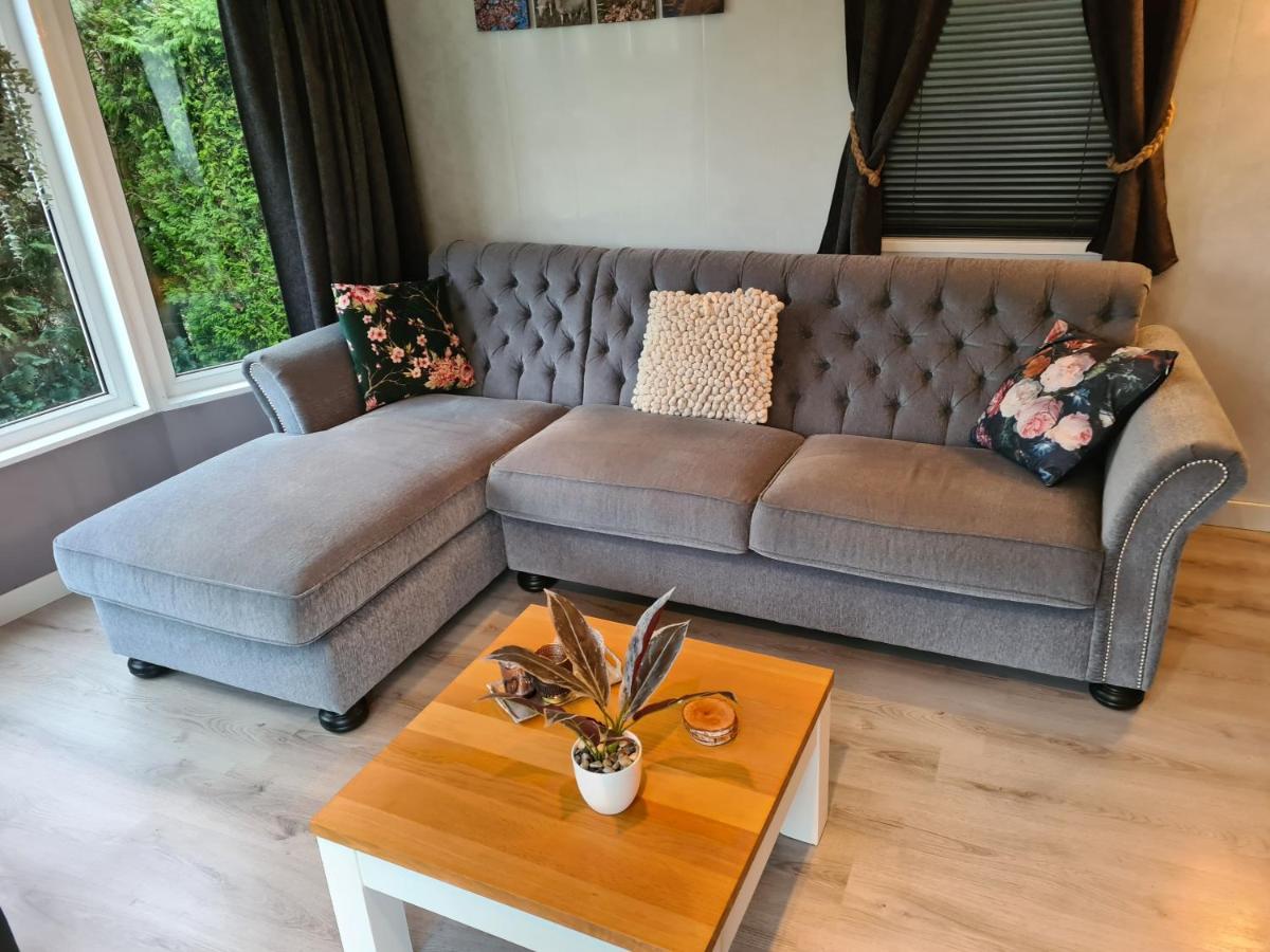 Relax Huisje Is Een Luxe Huisje Met Een Vaatwasser En Zeer Snel Wifi 5G En Is Voorzien Van Een Nieuwe Badkamer En Keuken Met Een Omheinde Tuin Met Een Eigen Parkeerplaats Putten Exterior foto