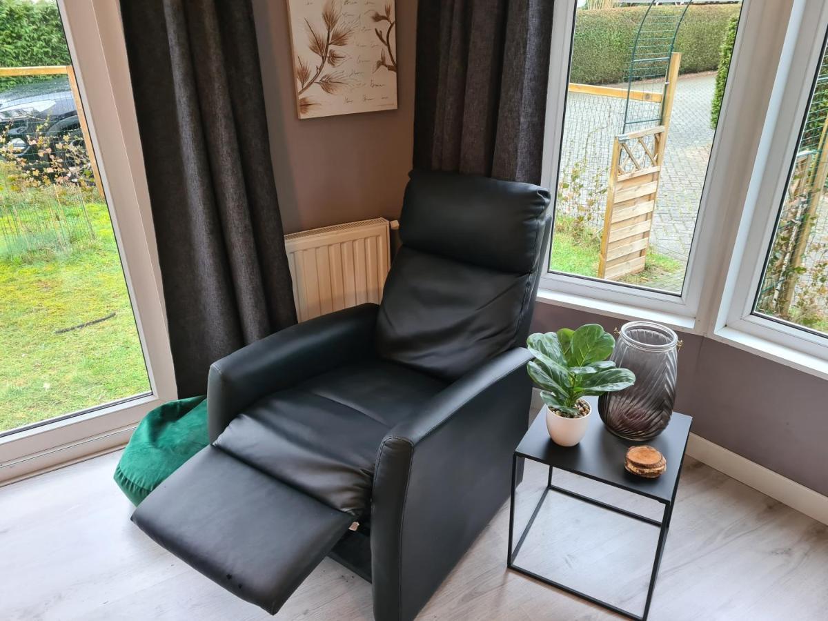 Relax Huisje Is Een Luxe Huisje Met Een Vaatwasser En Zeer Snel Wifi 5G En Is Voorzien Van Een Nieuwe Badkamer En Keuken Met Een Omheinde Tuin Met Een Eigen Parkeerplaats Putten Exterior foto