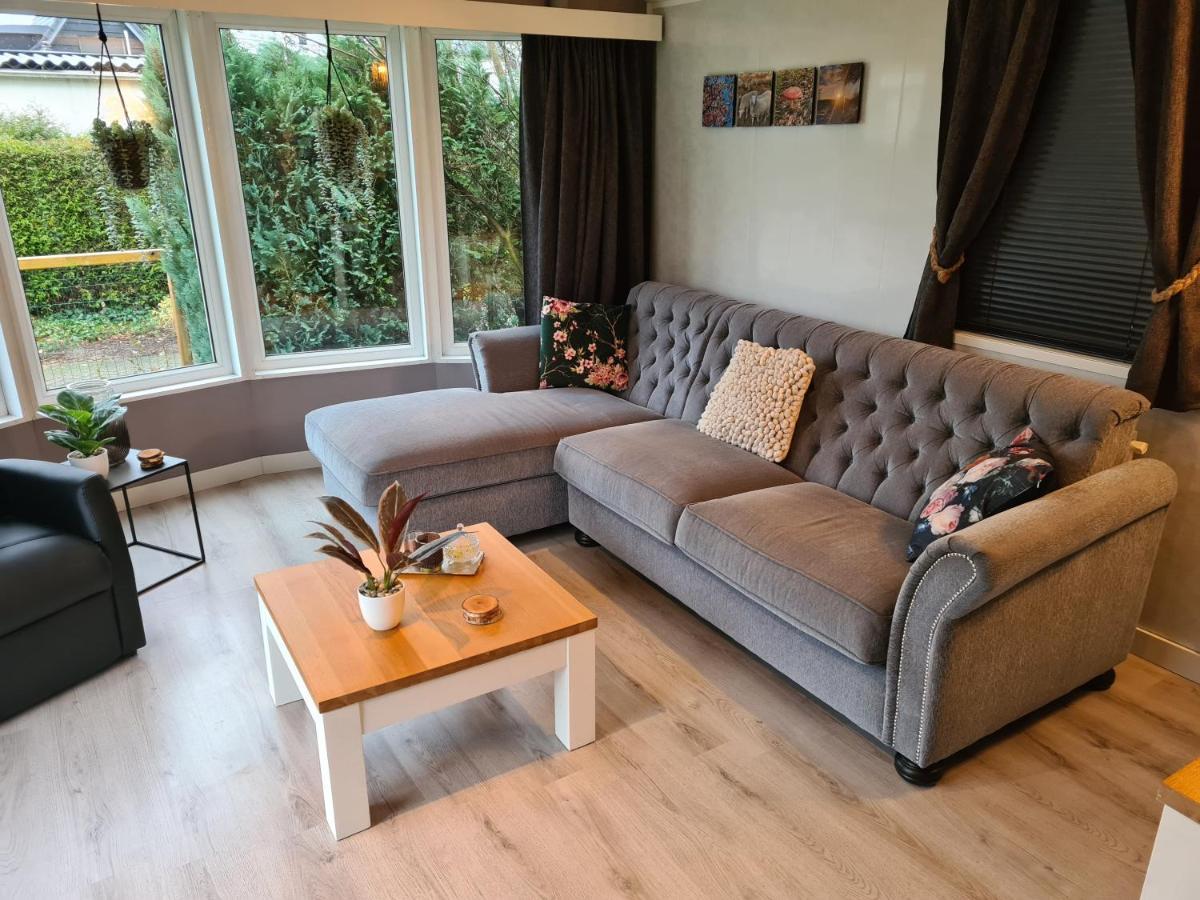 Relax Huisje Is Een Luxe Huisje Met Een Vaatwasser En Zeer Snel Wifi 5G En Is Voorzien Van Een Nieuwe Badkamer En Keuken Met Een Omheinde Tuin Met Een Eigen Parkeerplaats Putten Exterior foto